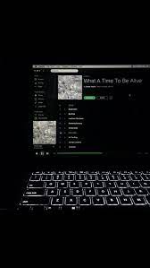 Wallpaper, laptop, hitam, fotografi, latar, belakang, hitam, name tags : Ich Mag Die Idee Eines Eulen Hintergrunds Zu So Etwas Es Ist Dunkel Es Selin Die Dunkel Laptop Aesthetic Laptop Dark Black Aesthetic Wallpaper