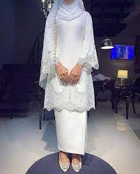 Kurung moden salomah green ini adalah kurung moden nikah yang diperbuat dari songket premium yang dimport. Simple Nikah Attire Nikah Outfit Muslim Wedding Dresses Muslimah Wedding Dress