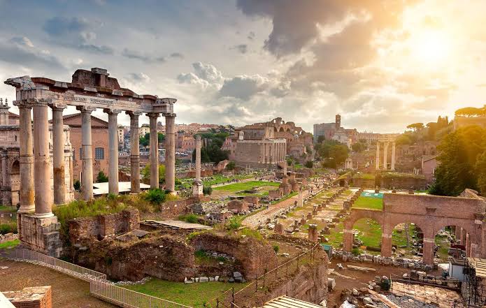 Guided City Tour of Rome | Local Expert Guides | Italy4Real