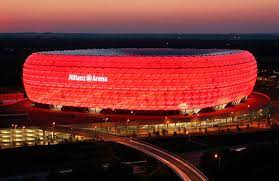 The allianz arena is a famous landmark in munich and the home of the football club fc bayern munich. Ekskursiya Na Alyanc Arenu Allianz Arena V Myunhene