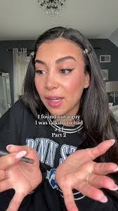 Kris Abraham's Instagram, Twitter & Facebook