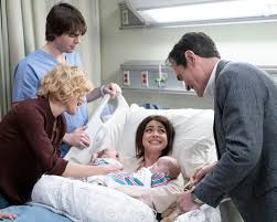 Modern Family Finale Sarah Hyland Co Creator On Haley Birth Episode Ew Com