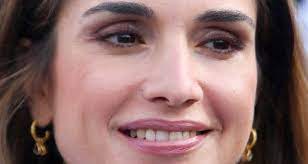 صور الملكة رانيا العبدالله يومصر drop earrings photo fashion