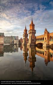 Foto Herbstlicher Sonnenaufgang An Der Oberbaumbrucke Von Derprojektor Berlin Urlaub Oberbaumbrucke Reisefotografie