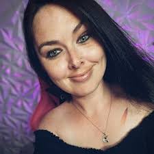 Maureen Mcdaniel's Instagram, Twitter & Facebook