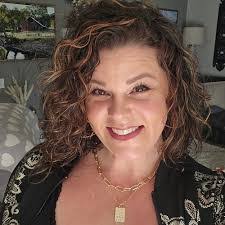 Melanie Kendrick's Instagram, Twitter & Facebook