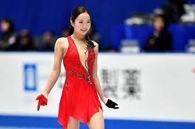 新年早々可愛すぎる マジでうらやましい 本田真凜が貴重ショットを公開 彼氏のように後ろからハグした相手は the digest コスプレ 衣装 女子フィギュア フィギュアスケート 女子