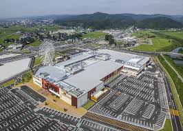 三井アウトレットパーク 横浜ベイサイド（みついアウトレットパーク よこはまベイサイド、 mitsui outlet park yokohama bayside ）とは、神奈川県 横浜市 金沢区 白帆にあるアウトレットモール。 ä¸‰äº•ã‚¢ã‚¦ãƒˆãƒ¬ãƒƒãƒˆãƒ'ãƒ¼ã‚¯åŒ—é™¸å°çŸ¢éƒ¨ å®Ÿç¸¾ ç†Šè°·çµ„