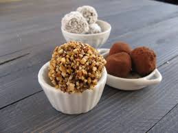 Recette De Truffes A La Fleur D Oranger Sans Produit Laitier La Faim Des Delices