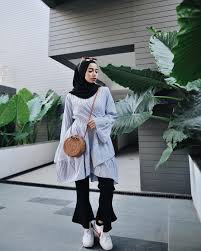 Temukan lagu terbaru favoritmu hanya di lagu 123 stafaband planetlagu. 25 Ide Outfit Baju Atasan Berhijab Ala Selebgram 2018 Hijab Model Pakaian Hijab Model Pakaian