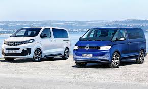 This first image gives little away about the new transporter's styling, but it'll likely be an evolution of the outgoing model's design, albeit with a few touches lifted from the brand's current. Opel Zafira Life Vw T7 Vergleich Autozeitung De