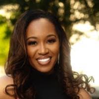 April Burns's Instagram, Twitter & Facebook