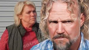 Funny how bent out of shape Kody is and has the nerve to say “it's like  they made their own family”. 🤣🤦‍♀️ So satisfying when Janelle said he's  not invited either way