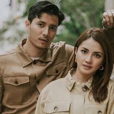 Fattah amin terbaru gratis dan mudah dinikmati. Hiburan Lagu Seloka Hari Raya Diberi Nafas Baru Fattah Amin Dan Fazura Terima Respons Bercampur
