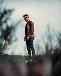 Ootd Fashion Perspective Outdoor Shoot Men S Fashion Model In 2021 Outdoor Portrait Photography Model Photography Outdoor Men Photography