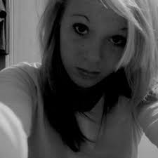 Lottie Powell (@Lottieyox)