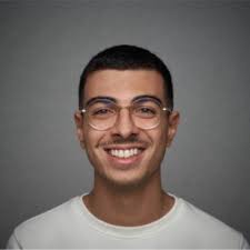 Mit großer Freude teile ich mit, dass ich erfolgreich meine vierjährige…