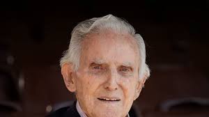 Legendary Australian All-rounder Alan Davidson Passes Away at 92