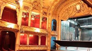 What are the techniques of the brechtian method? Berliner Theater In Bildern Qiez