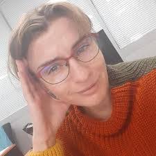 Alison Poole's Instagram, Twitter & Facebook