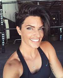 Amber Dodzweit Brunette Pixie Short Brunette Hair Summer Hair Color For Brunettes Short Hair Styles