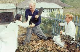 Daha sonra adolf hitler'e karşı kampanyalar düzenlemiş, stalinci totalitarizmi eleştirmiş. Eureka 1983