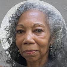 Evette Smith (@itsapriority4u) • Instagram photos and videos