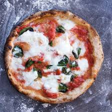 Authentic Italian Pizza Margherita La Casa With Simple Homemade Tomato Sauce And Super Easy Homemad Margherita Pizza Italian Pizza Dough Pizza Recipes Homemade