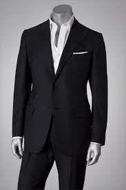 том форд Savile Row The Master Tailors Of British Bespoke Tom Ford Suit Masculine Perfection Impeccably Tailored And Nipped In The Waistline For A Masculine Silhouette No Tom Ford Suit Mens Fashion Suits Mens Outfits