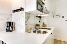 Plan De Cuisine En Ligne Avec Photo Des Realisations De Pro Amenagement Petite Cuisine Plan Cuisine Cuisine Blanche