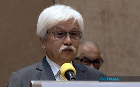 Elukestva harjumuse tõttu hoida madalat profiili oli tuanku muhriz väljaspool kuninglikke ringkondi suuresti tundmatu negeri sembilan. Bernama Kerajaan Negeri Sembilan Ambil Tindakan Proaktif Hadapi Covid 19 Tuanku Muhriz