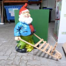 Gartenzwerg Xxl 96 Cm Zwerg Mit Karre Werbefiguren Gartenfiguren Gz024 Figuren Shop Gartenfiguren Figur