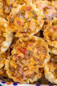 Taco Ranch Bites Seriously Delicious Only 6 Ingredients Ground Beef Taco Seasoning Diced Tomatoes And Green Chile Recipes Appetizer Recipes Quick Snacks