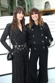 Clara luciani, de retour avec un single, le reste, est très attachée à sa famille : Paris Fashion Week Die Schonsten Trends Vom Runway Und Der Front Row Gala De