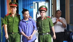 Ngày 16/7, đại tá nguyễn sỹ quang, phó giám đốc công an tp.hcm, đã chia sẻ một số thông tin về việc truy bắt, xử lý tử tù nguyễn kim an, tù nhân nhiễm ncov trốn trại giam chí hòa ngày 13/7. Yjkw Cjf6iz5gm