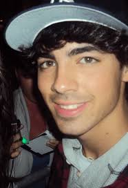 Joe Jonas sepanjang tahun (penyanyi, pelakon, 1/3 daripada Jonas Brothers,  bekas bintang Disney) : r/VindictaRateCelebs