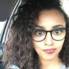 Liz Kelling (@LiZZaRDx3)