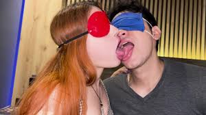 18歳の女の子と濃厚なフレンチキス👅👅👅👅