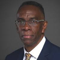 300+ profilů „Barclift“