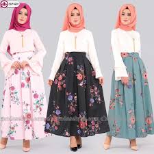 Modaselvim Cicekli Etek Modelleri Moda Tesettur Giyim Cicekli Etek Moda Etek