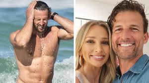 Collingwood Magpies star Bobby Hill celebrates birth of second son