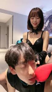 Chinese femdom: 中国女王调教舔脚 - video 144 - ThisVid.com