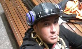 Two lobsters, 21 oyster shots and a $621 bill: rapper's alleged dine and  run ends in surf