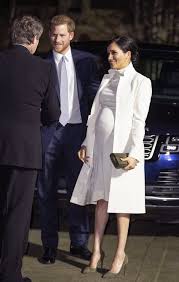 Meghan Markle S Latest Look Brings A Whole New Meaning To The Phrase Maternity Chic Loveless Marriage Meghan Markle Suits Meghan Markle