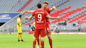 Leon goretzka a délivré trois passes décisives. Bayern Munich 5 1 Cologne Robert Lewandowski Serge Gnabry Score Twice To Send Champs Five Clear Eurosport