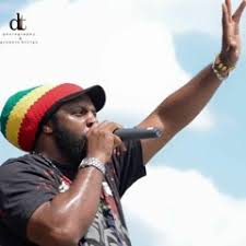 Stream King Ayoola music