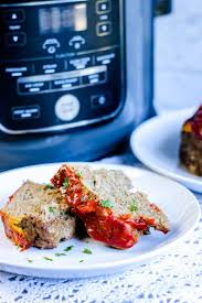 From www.spendwithpennies.com this was the first time i ever made meatloaf and i was very pleased with how it came out. Meatloaf Recipe At 400 Degrees Easy Meatloaf Recipe A Family Favorite 365 Days Of Baking And More Preheat The Oven To 450 Degrees