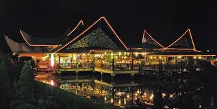 Tidak hanya dari segi hiburan dan kedai dan tempat makan ini telah berdiri selama puluhan tahun dan selalu menjadi pilihan dikala menjamu tamu yang datang dari luar kota balikpapan. 16 Tempat Makan Menarik Di Kota Kinabalu Western Seafood Dan Tradisional