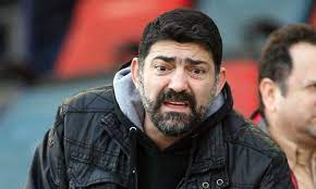 / / τσεκάρατε εδώ επίσης το κανάλι του zappit για περισσότερα βίντεο: Mixalhs Iatropoylos Emfanizetai Ologymnos Panw Sth Skhnh Toy 8eatroy Pagenews Gr