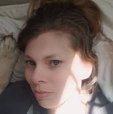 Comedian Medium Beth Thomas